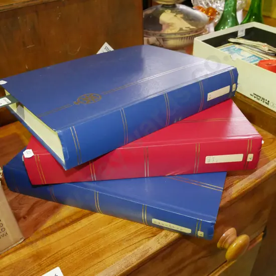 3x stamp albums