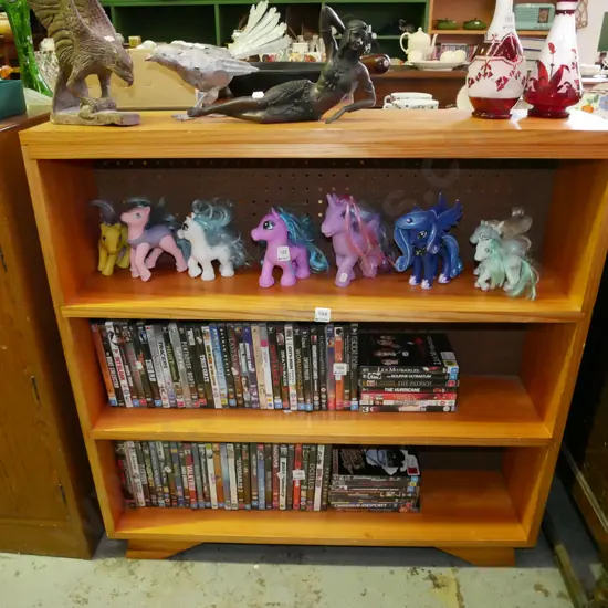 solid bookcase H-910 W-900 D-210