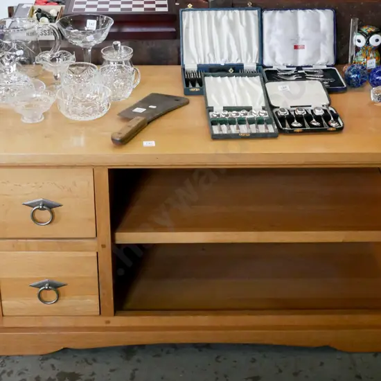 oak 2 drawer entertainment unit H-550 W-1100 D-550