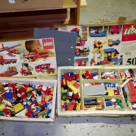 2x boxes of early of Lego and Clickees - poor condition
