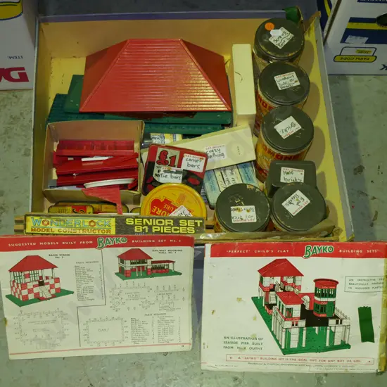 vintage Bayko building set