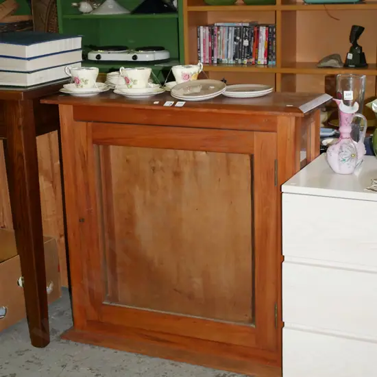 solid rimu single door display cabinet H-810 W-860 D-300