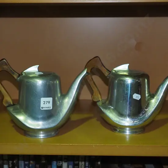 2x alloy tea pots