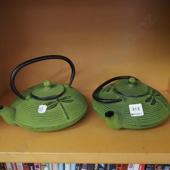 2x as-new cast iron tea pots