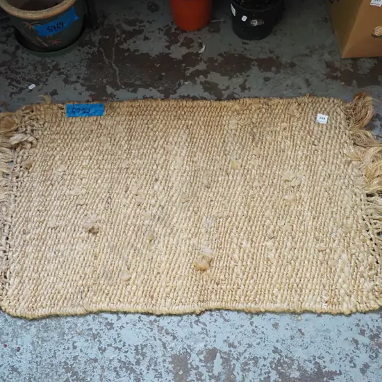 small seagrass floor mat L-820 W-550