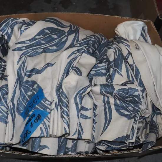 box; curtains Approx 1.6 x2m
