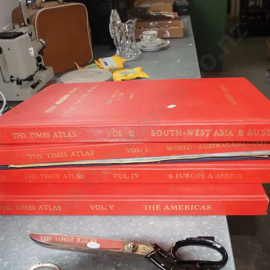 Times Atlas of the World - missing 1 volume, musty
