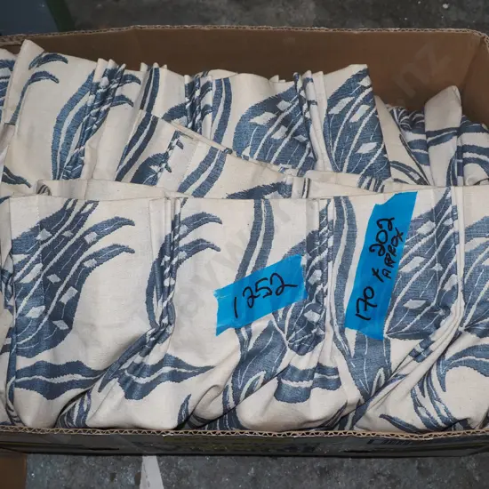 box; curtains 1.7mx2m approx