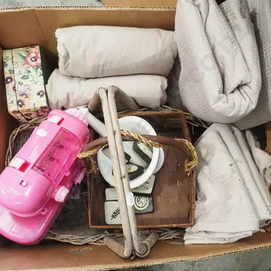 box; bed linen, mortar and pestle etc