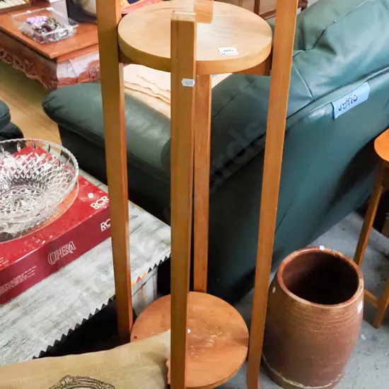 rimu jardinere stand H-1140