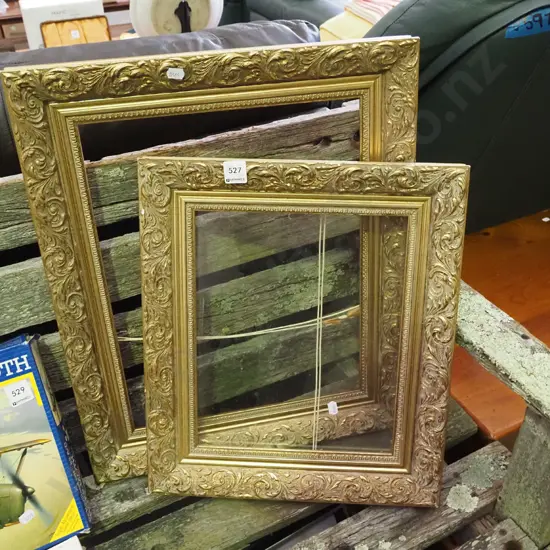 2x carved gilt picture frames - 1 has glass