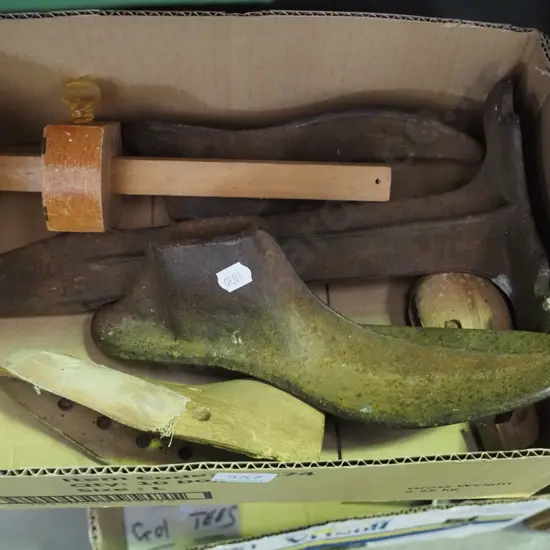 shoe last, shoe form etc