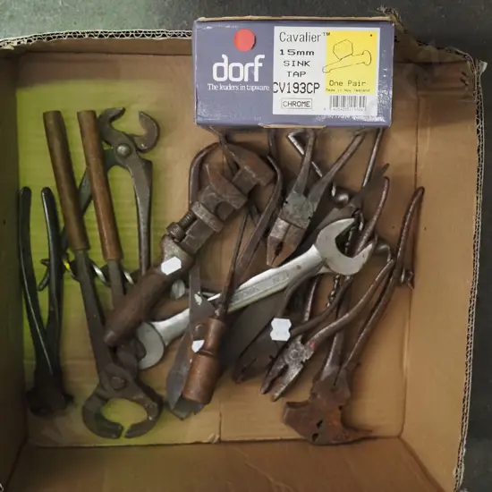 box; hand tools, taps