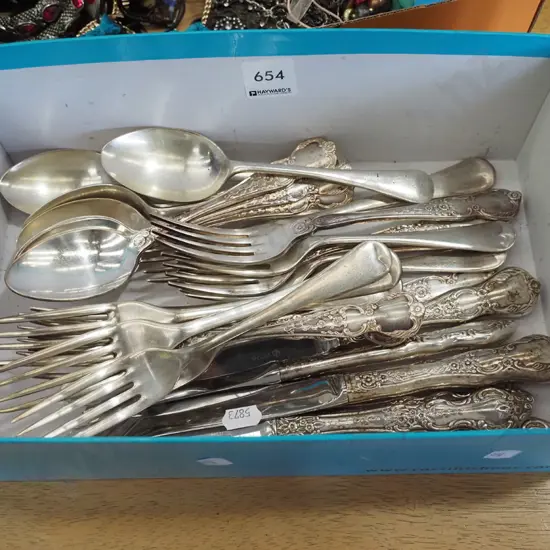 box of cutlery