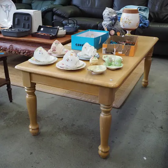 rubberwood coffee table H-490 W-1210 D-615