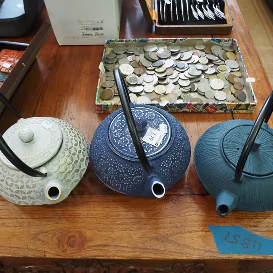 3x as-new cast iron tea pots