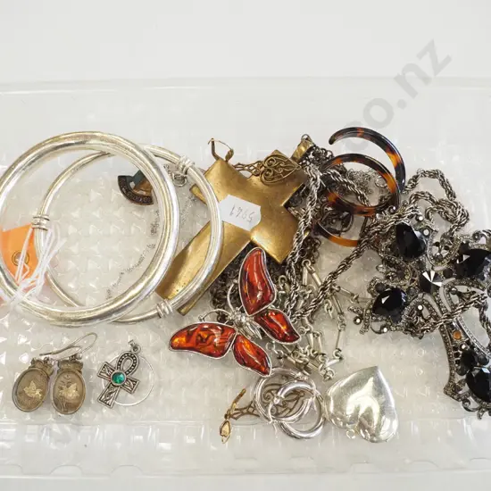 tray of costume jewellery