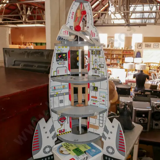 toy space ship with additional pieces H-730