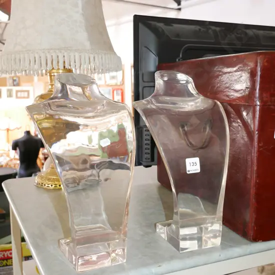 2x clear perspex jewellery stands H-290