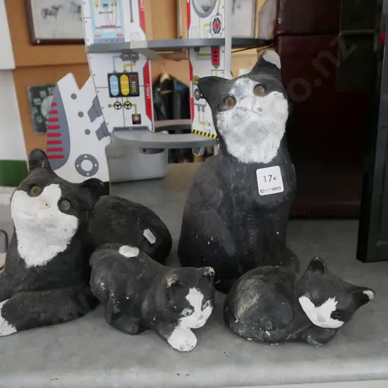 4x cat garden ornaments H-240 - some damge