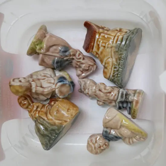 tub of Wade Whimsies