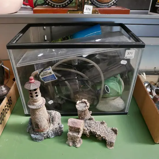 small aquaruim and filters, heaters etc H-260