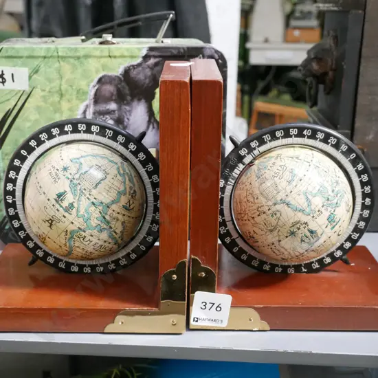2x wood and globe book ends