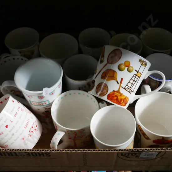 box of coffee cups