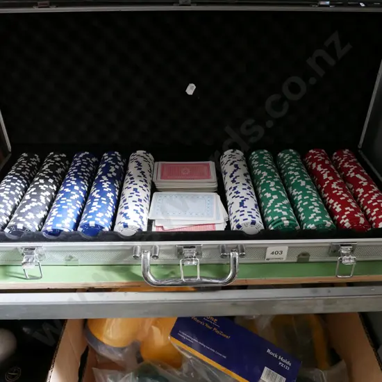 poker set in alloy carry case
