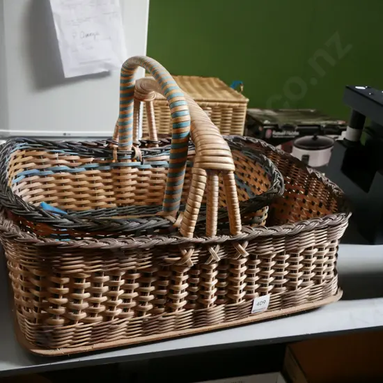 2x woven plastic baskets