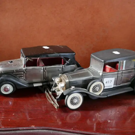 2x model vintage cars