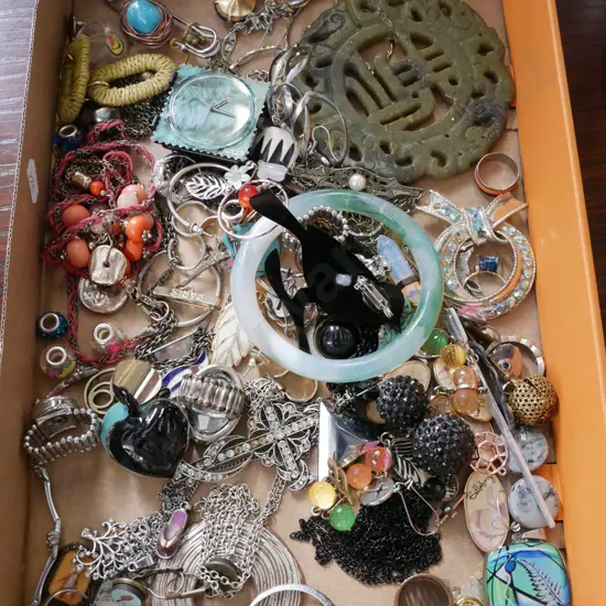 tray of costume jewellery