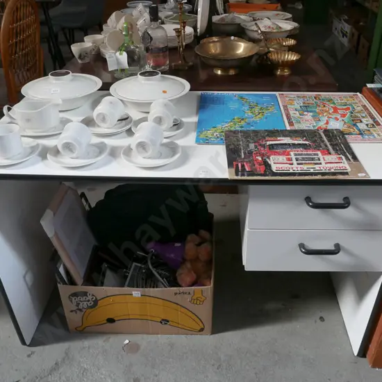 1980s mdf melteca 2 drawer study desk H-720 W-1180  D-