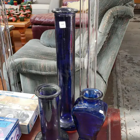 3x blue glass vases Tallest H-580