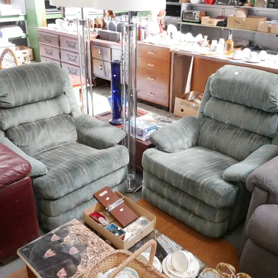 2x grey La Z Boy style armchairs