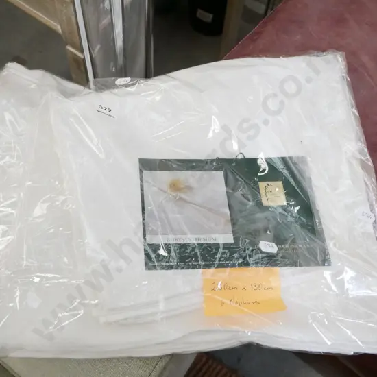 Crysanthemum Irish linen tablecloth and 6 napkins