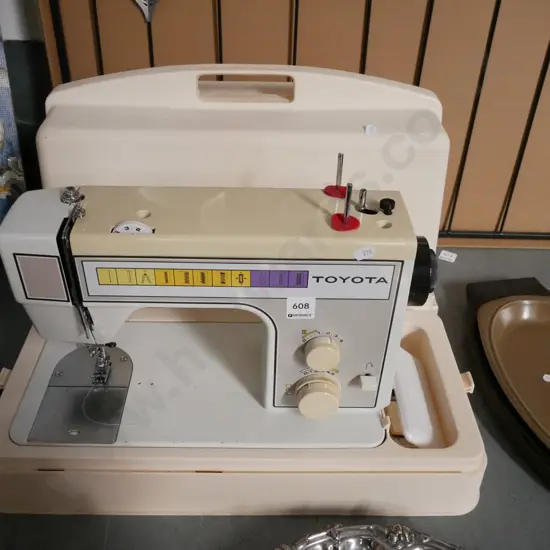 Toyota sewing machine & case