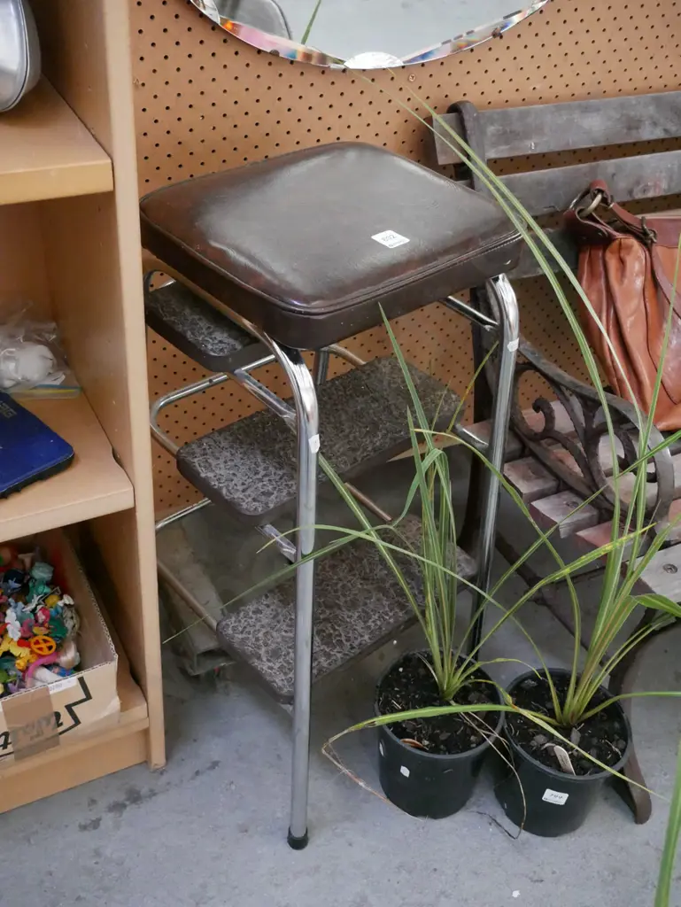 vinyl top stool Image 1++