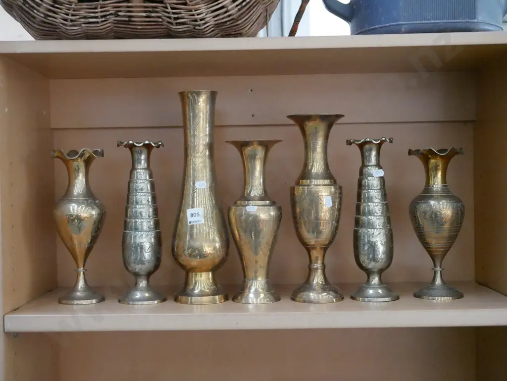 shelf of vases Tallest H-330 Image 1++