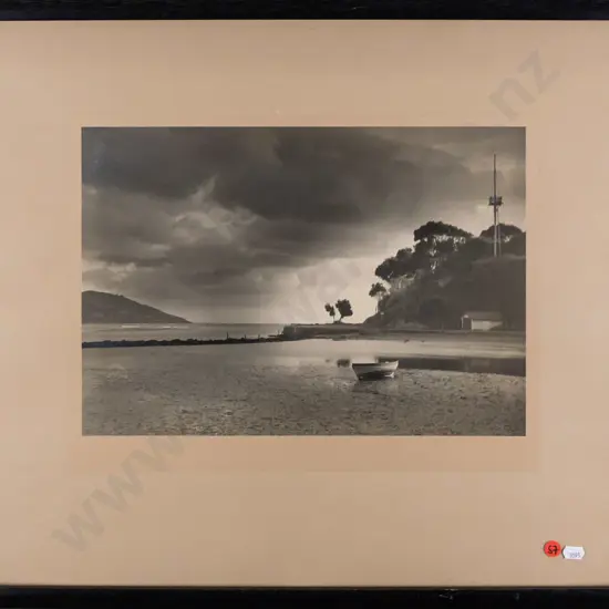 unsigned framed photograph - Karitane H-260 W-370