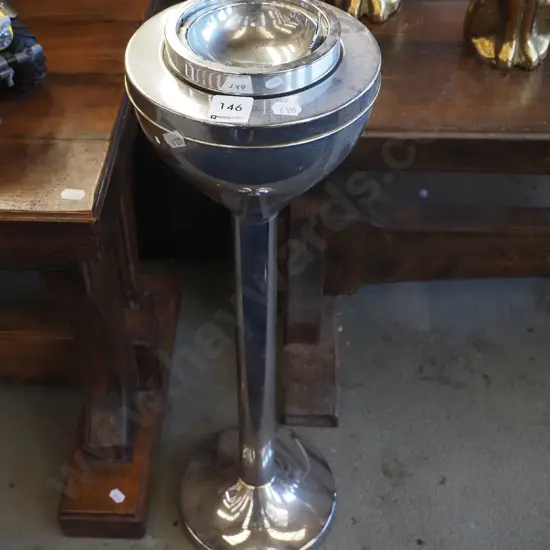 chrome smokers stand