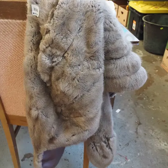 fur stole