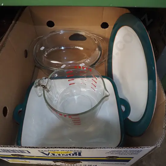 box; Pyrex baking dishes, ashet etc