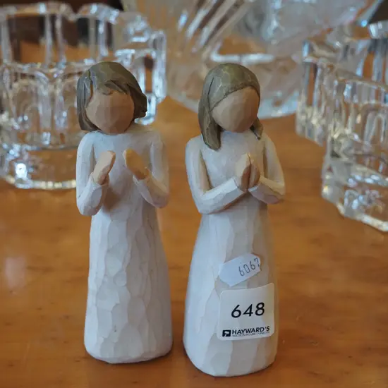 2x carved wooden figurines