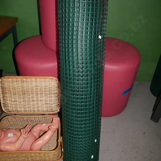 roll of green plastic netting