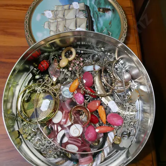 tin of costume jewellery