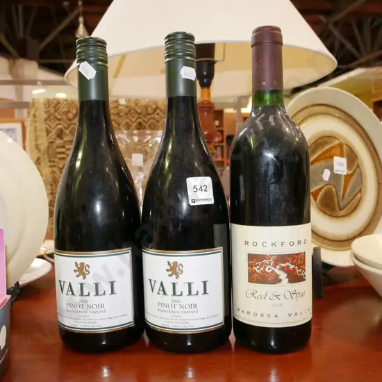 3x bottles of red wine 