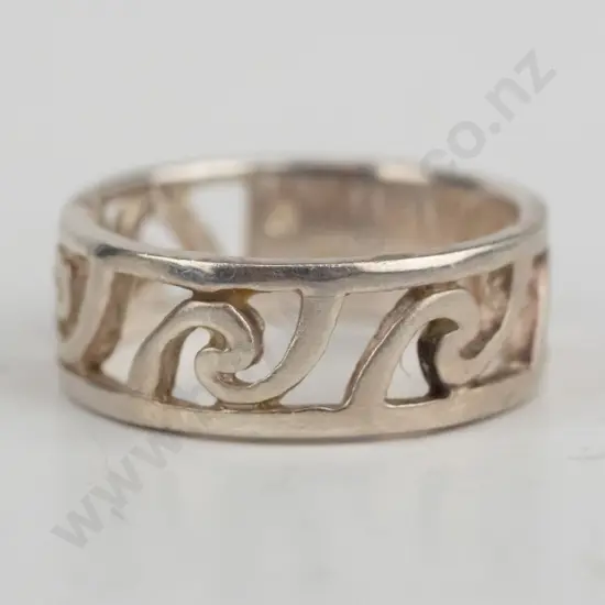 silver ring stamped 925