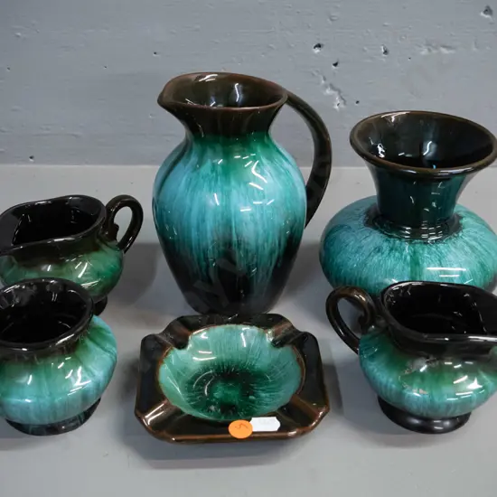 6 pieces of Blue Mountain teal pottery - 2 vases, 3 jugs and an ashtray - largest jug H-170 has some chips on rim