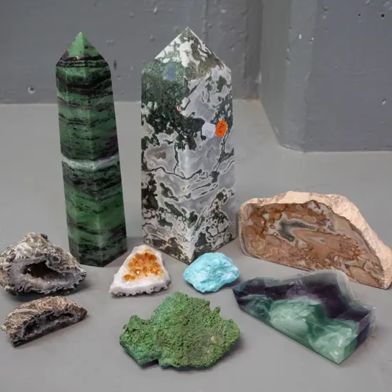 assorted semi-precious stone and mineral specimens - some polished, some obelisk shaped, malachite piece, part geodes,